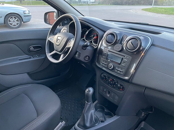Dacia Sandero 13 of 17