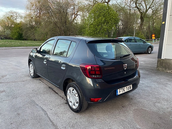 Dacia Sandero 7 of 17