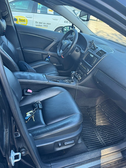 Toyota Avensis 6 of 13