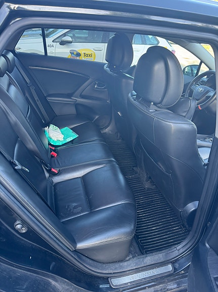 Toyota Avensis 7 of 13