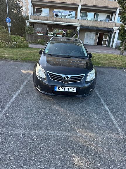 Toyota Avensis 3 of 13