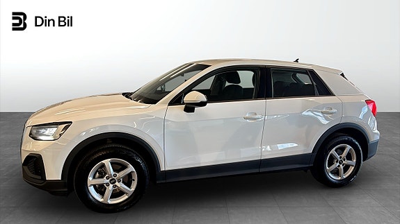 Audi Q2 2 of 5