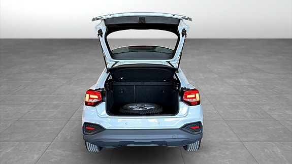Audi Q2 14 of 19