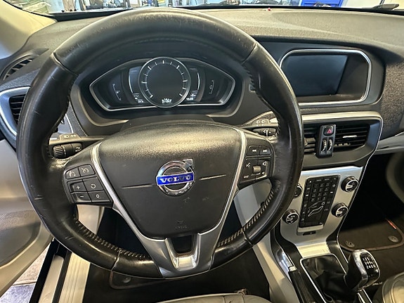 Volvo V40 7 of 9