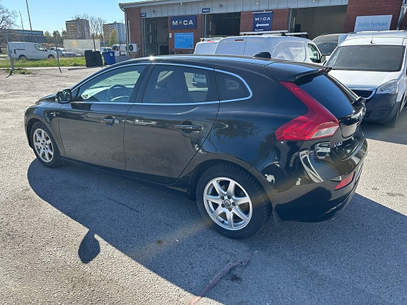 Volvo V40 5 of 5