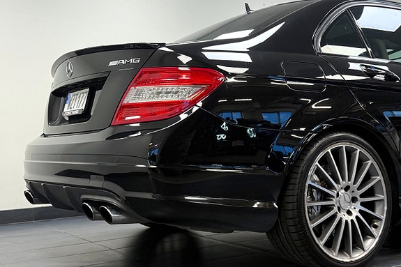 Mercedes-Benz C63 5 of 5