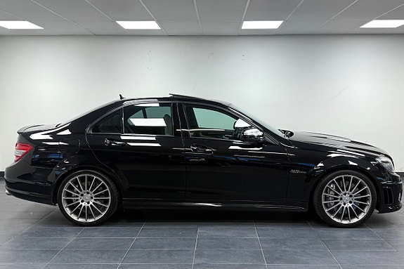 Mercedes-Benz C63 3 of 5