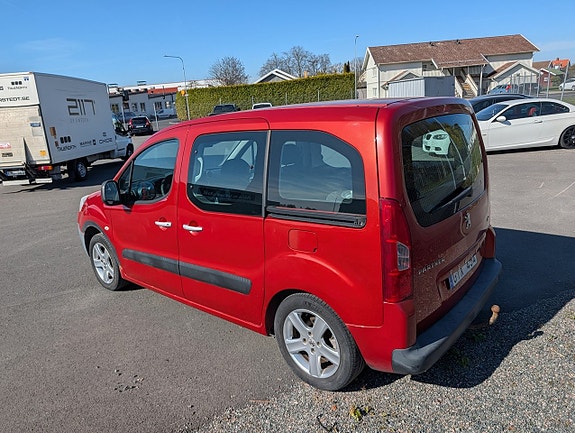Peugeot Partner Tepee 3 of 5