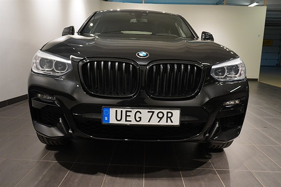 BMW X4 2 of 12