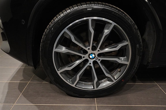 BMW X4 3 of 12