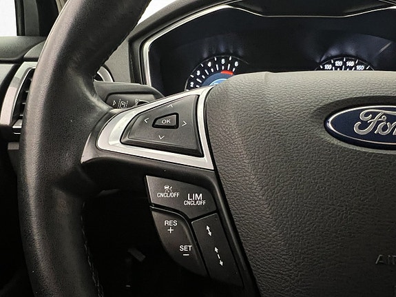 Ford Mondeo 26 of 30
