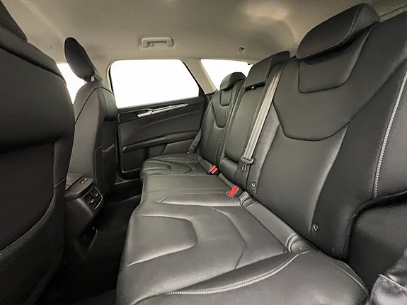 Ford Mondeo 15 of 30