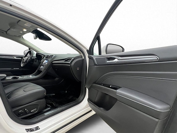 Ford Mondeo 14 of 30