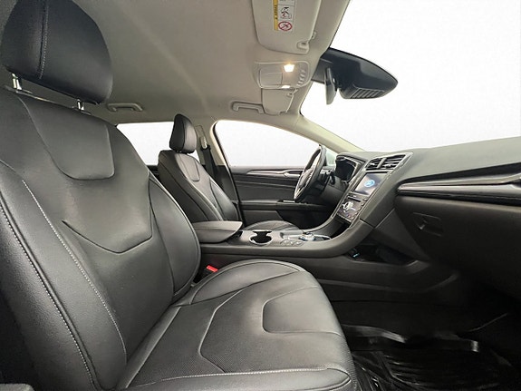Ford Mondeo 13 of 30