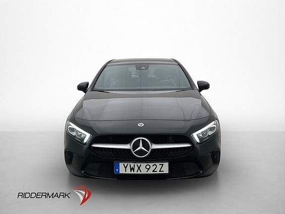 Mercedes-Benz A180 2 of 5