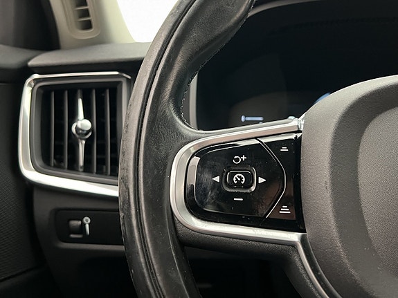 Volvo V90 Cross Country 13 of 30