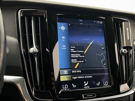 Volvo V90 Cross Country 17 of 30