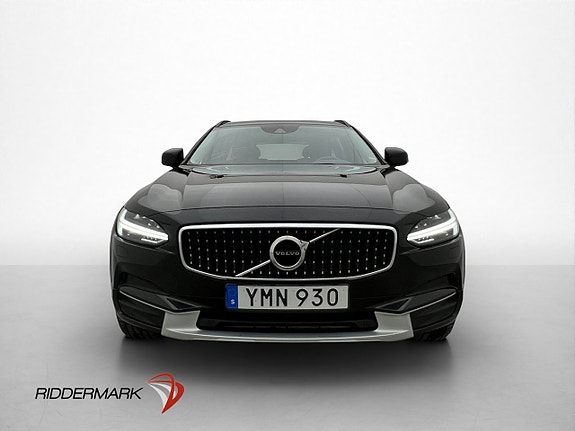 Volvo V90 Cross Country 2 of 30