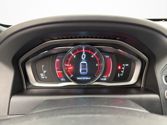 Volvo XC60 13 of 25