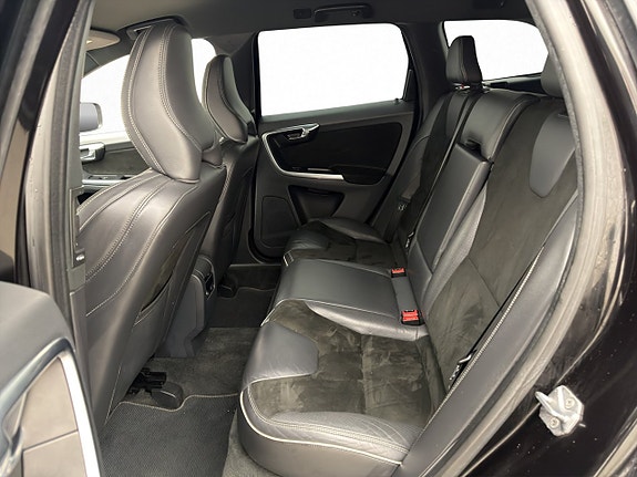 Volvo XC60 19 of 25