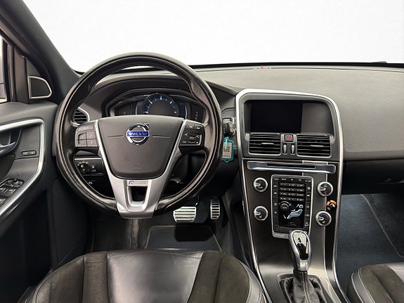 Volvo XC60 12 of 25