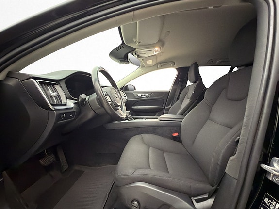 Volvo V60 Cross Country 10 of 30