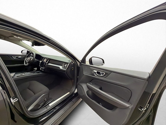 Volvo V60 Cross Country 24 of 30