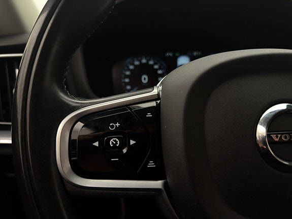 Volvo V60 Cross Country 13 of 30