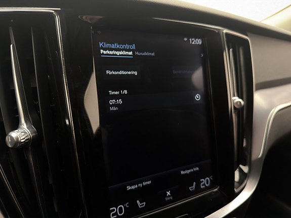Volvo V60 Cross Country 21 of 30