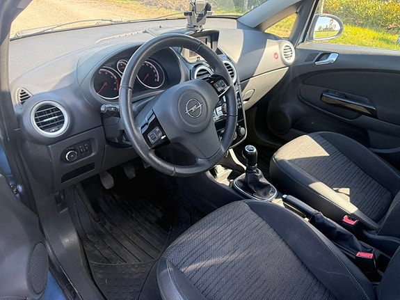 Opel Corsa 11 of 13