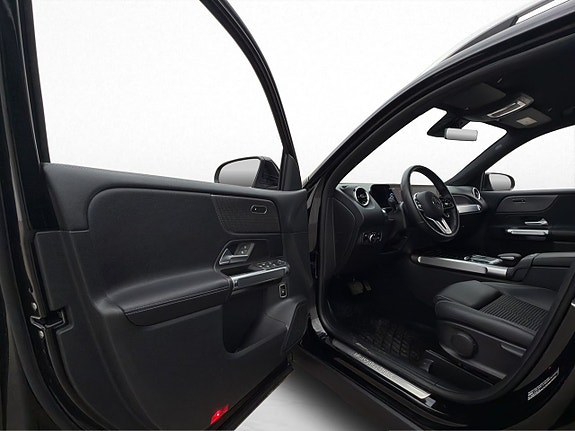 Mercedes-Benz GLB200 d 8 of 30