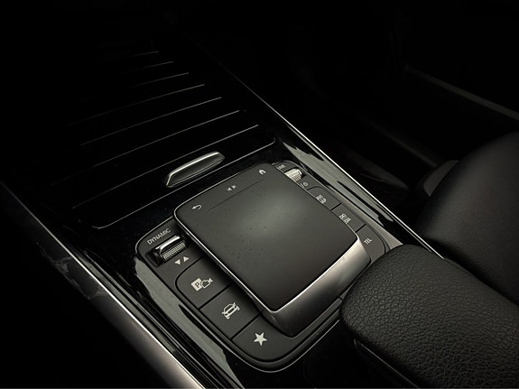 Mercedes-Benz GLB200 d 23 of 30