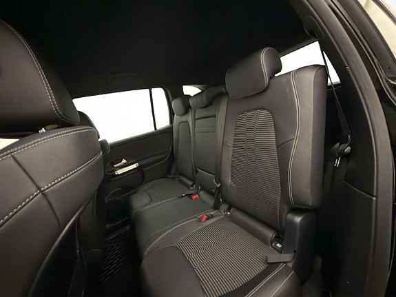 Mercedes-Benz GLB200 d 26 of 30
