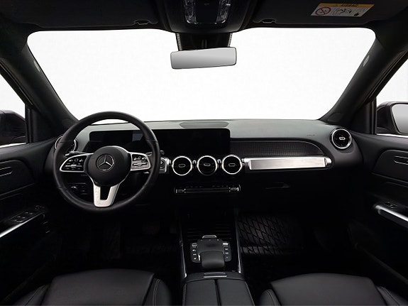 Mercedes-Benz GLB200 d 16 of 30