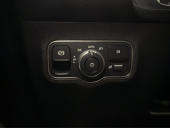 Mercedes-Benz GLB200 d 29 of 30