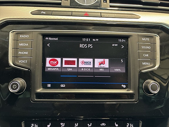 Volkswagen Passat Alltrack 16 of 21