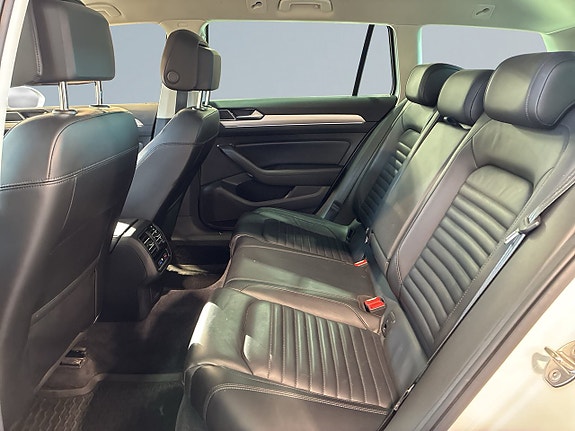 Volkswagen Passat Alltrack 11 of 21