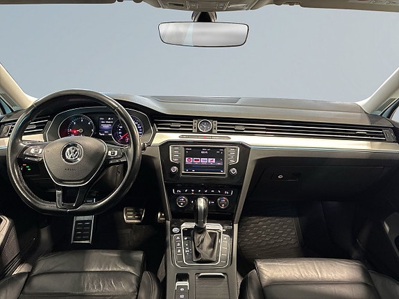 Volkswagen Passat Alltrack 8 of 21