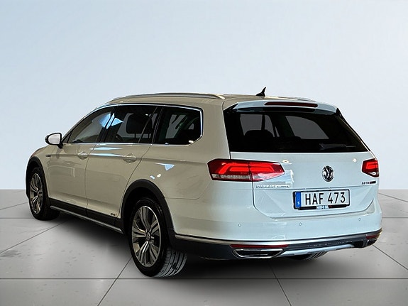 Volkswagen Passat Alltrack 4 of 5