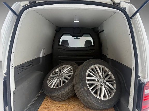 Volkswagen Caddy Maxi 8 of 8