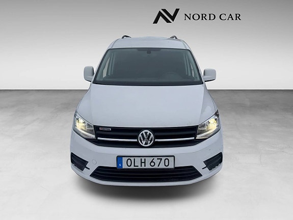Volkswagen Caddy Maxi 2 of 5