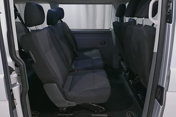 Volkswagen Caravelle 4 of 5