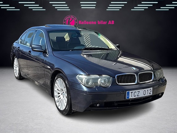 BMW 745i 4 of 5