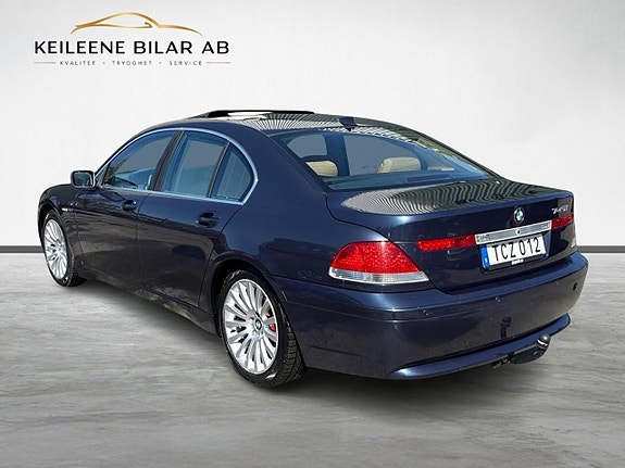 BMW 745i 9 of 28