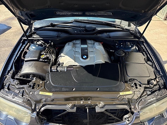 BMW 745i 14 of 28