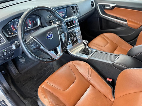 Volvo V60 9 of 30
