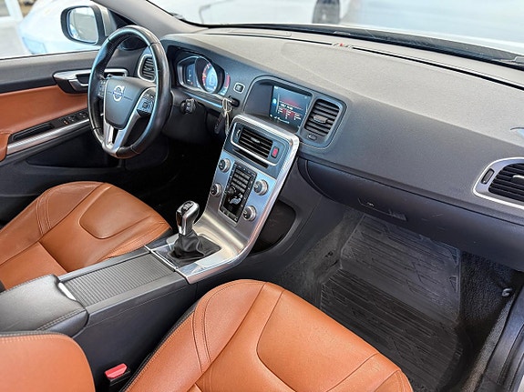Volvo V60 10 of 30