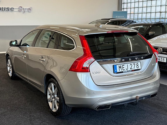Volvo V60 3 of 30