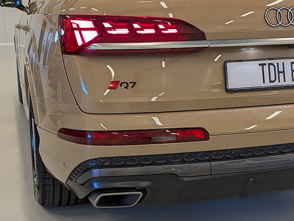 Audi Q7 9 of 29