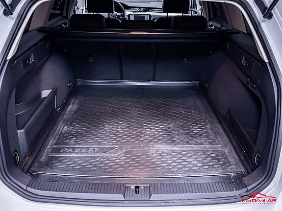 Volkswagen Passat 17 of 27